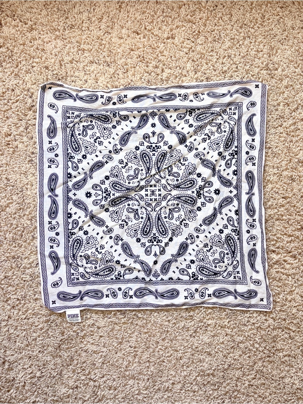 NWOT PINK Victoria's Secret White and Black Paisley Bandana New Hair